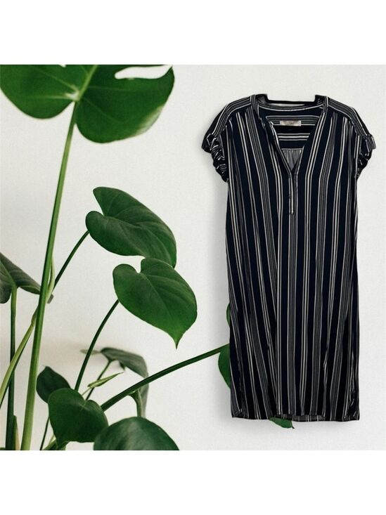 LOFT Dresses & Skirts - LOFT Navy and White Striped Dress